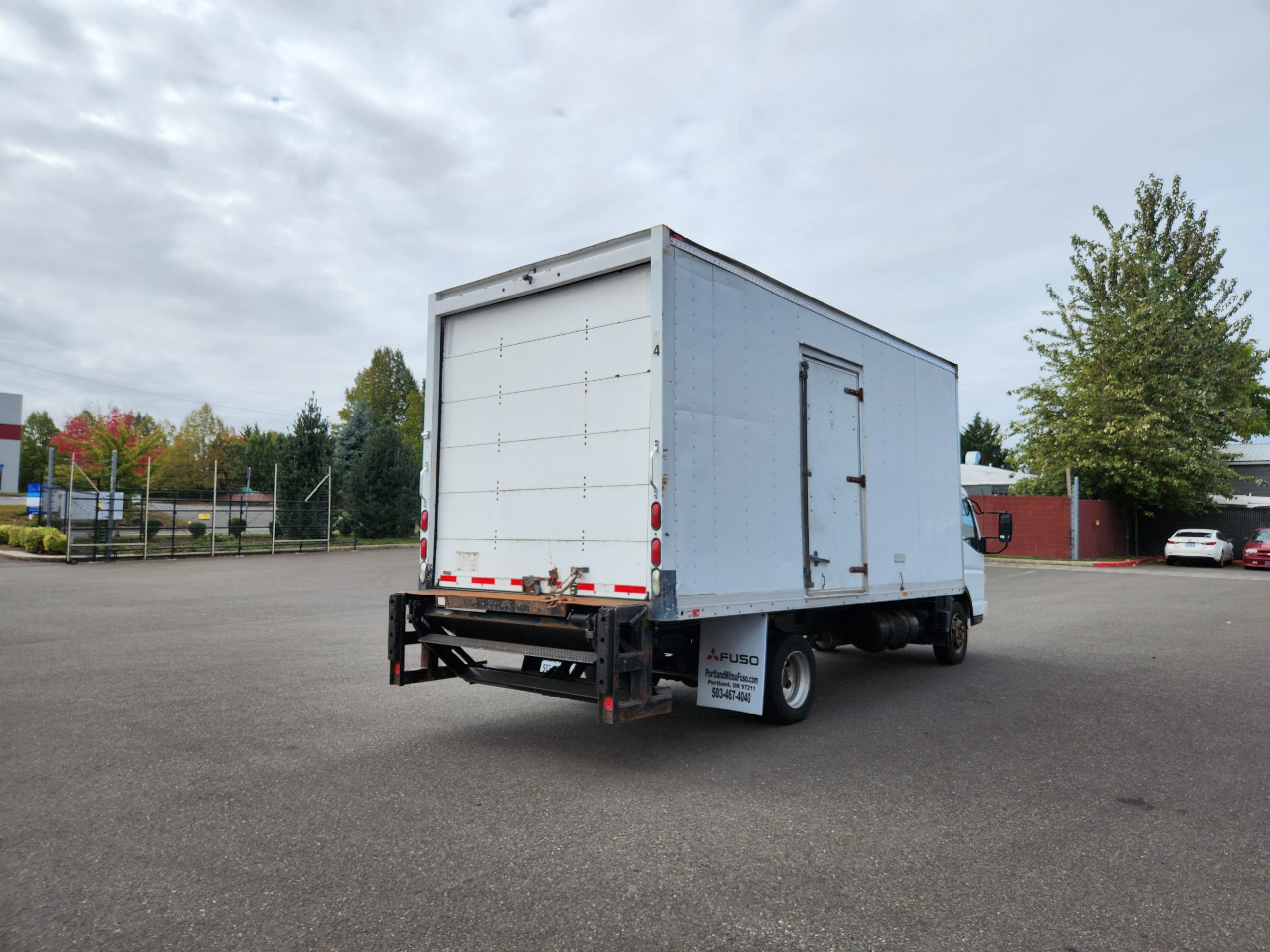 2007 MITSUBISHI FUSO FE180 - image 4 of 5