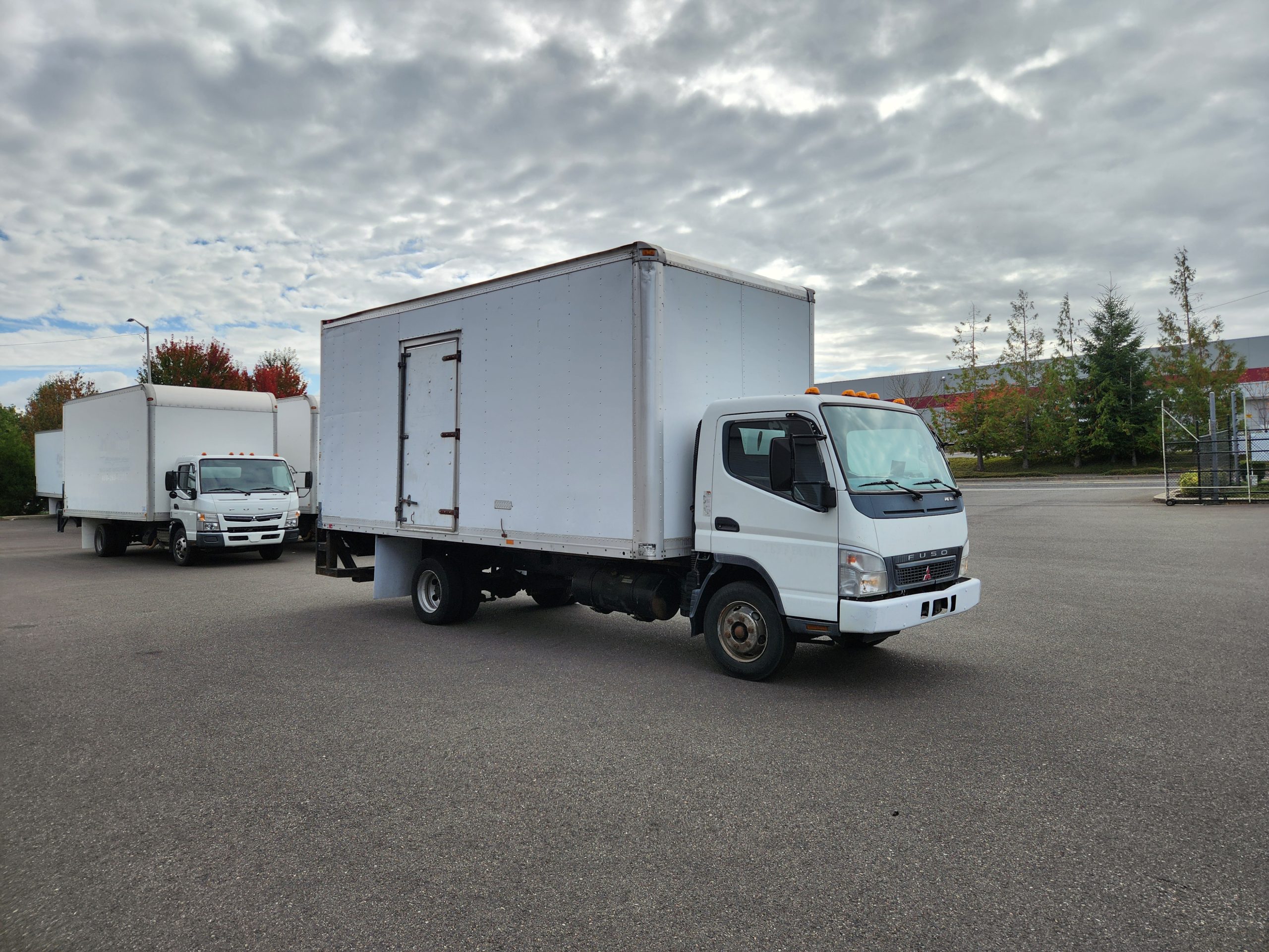 2007 MITSUBISHI FUSO FE180 - image 5 of 5
