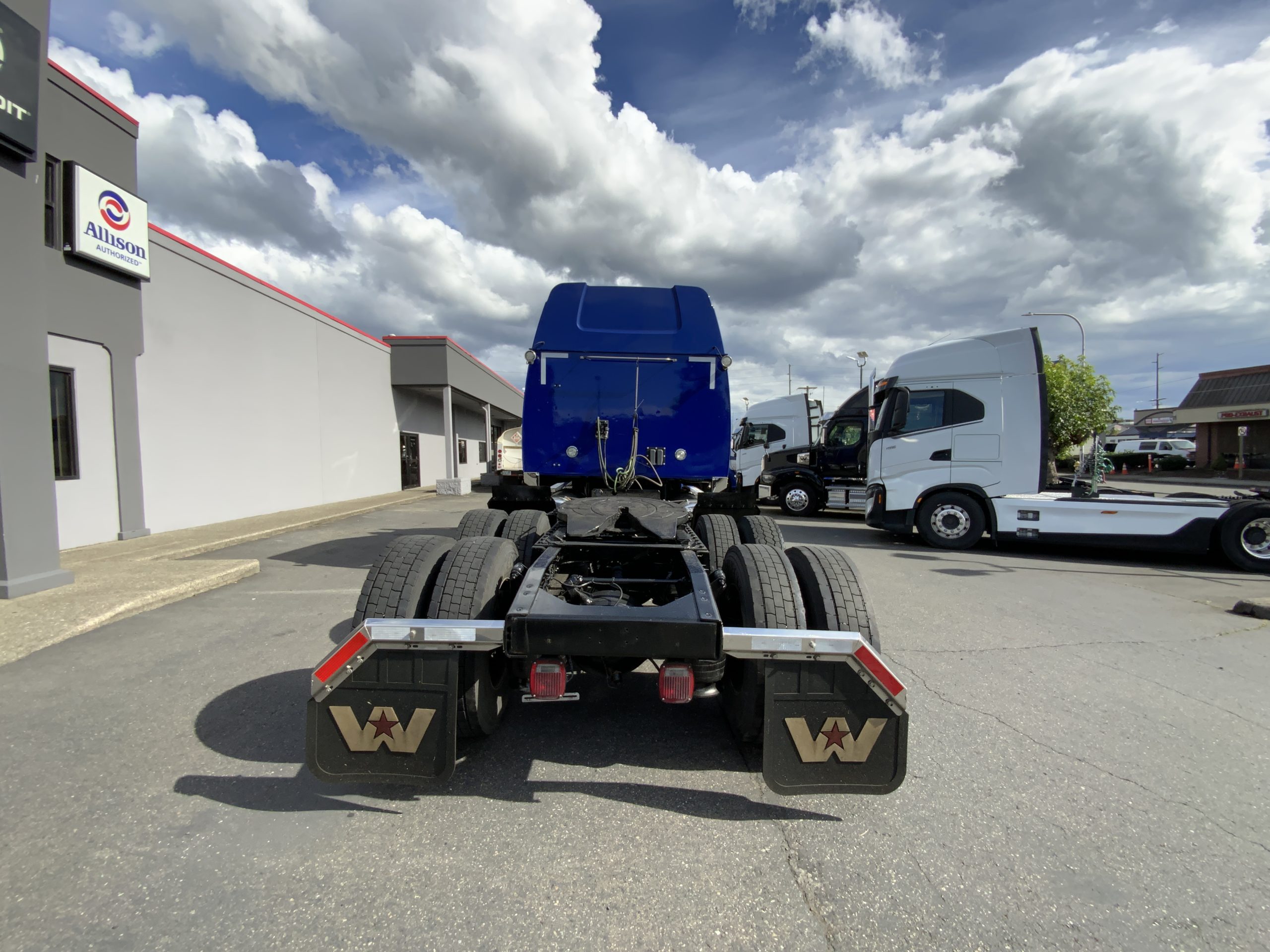 2022 WESTERN STAR 4900 - image 5 of 6