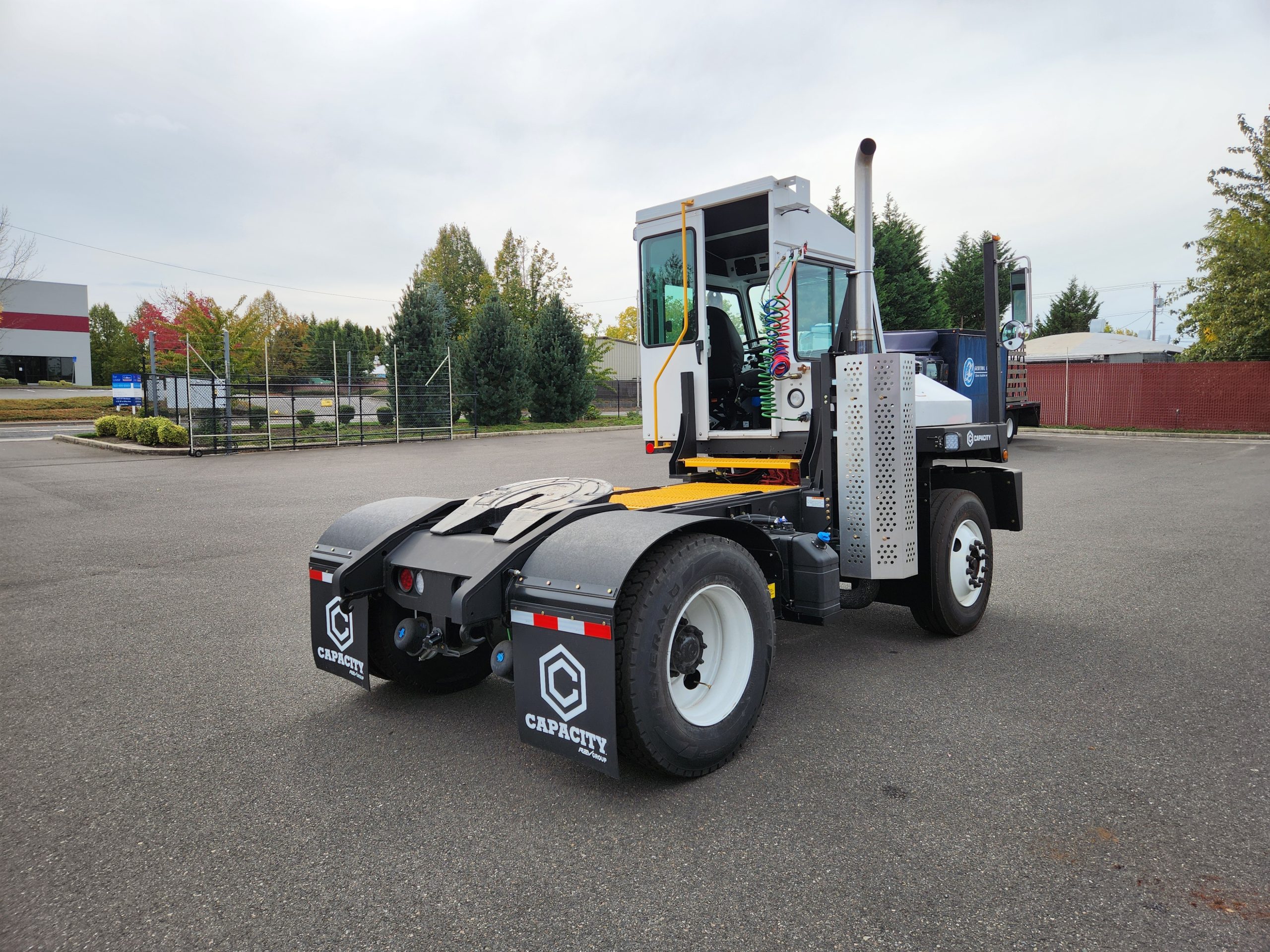 2024 CAPACITY TJ5000 - image 4 of 6