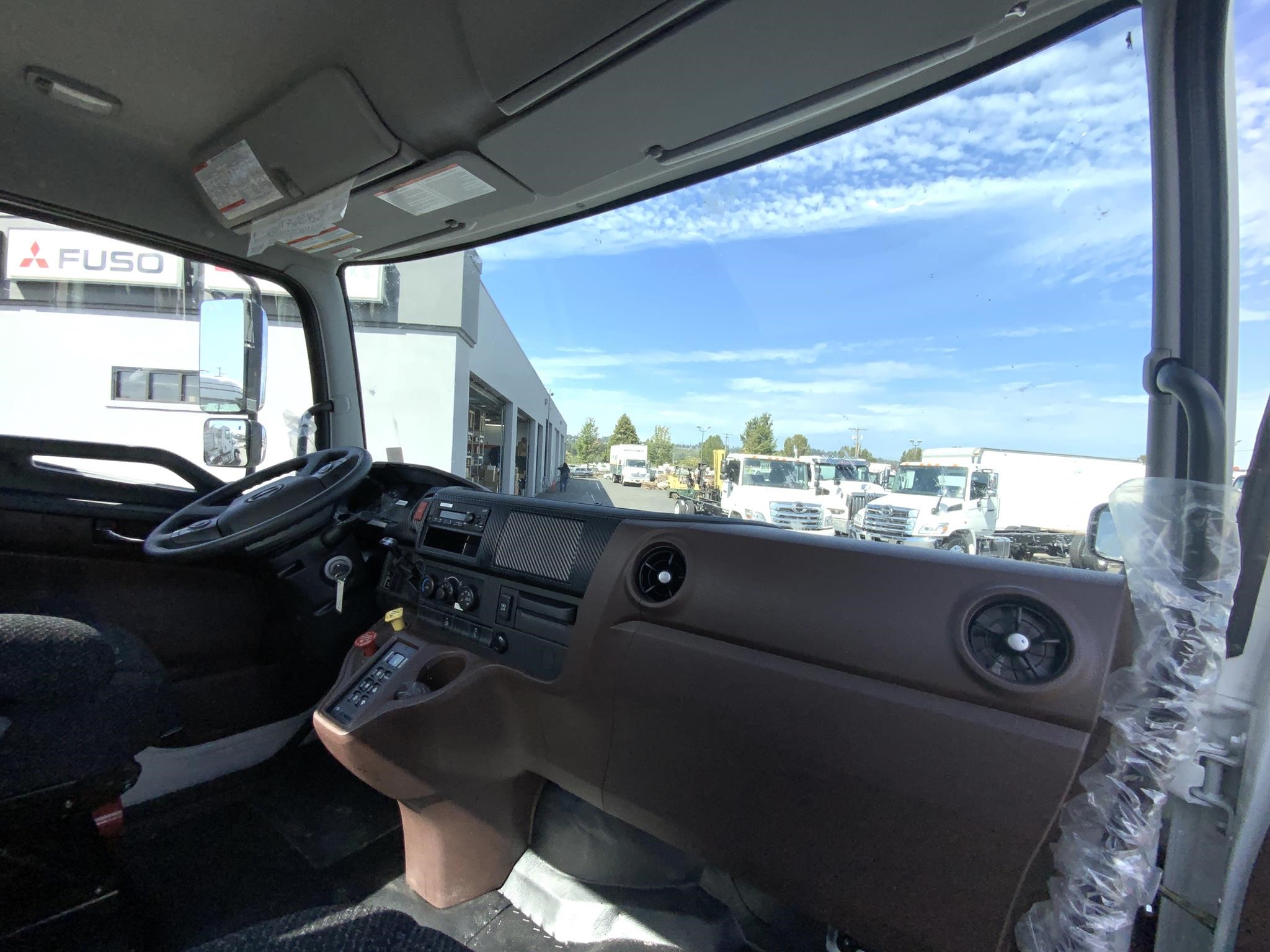 2026 HINO XL8 10004369993 2026 HINO XL8 10004369993