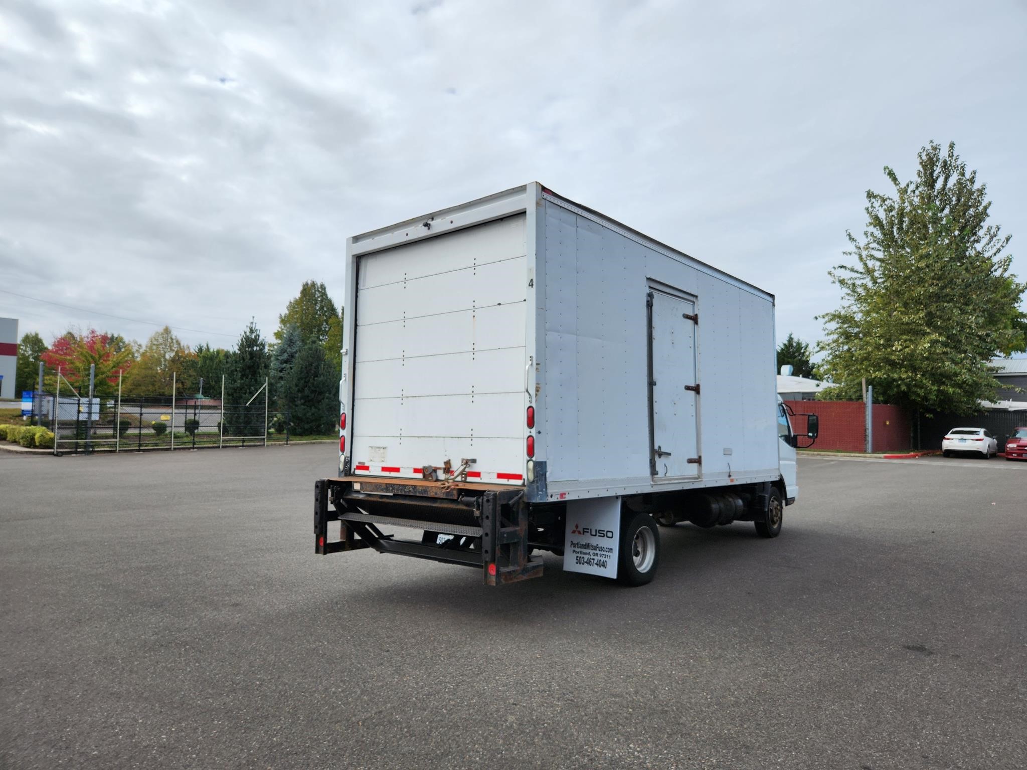 2007 MITSUBISHI FUSO FE180 - image 4 of 6