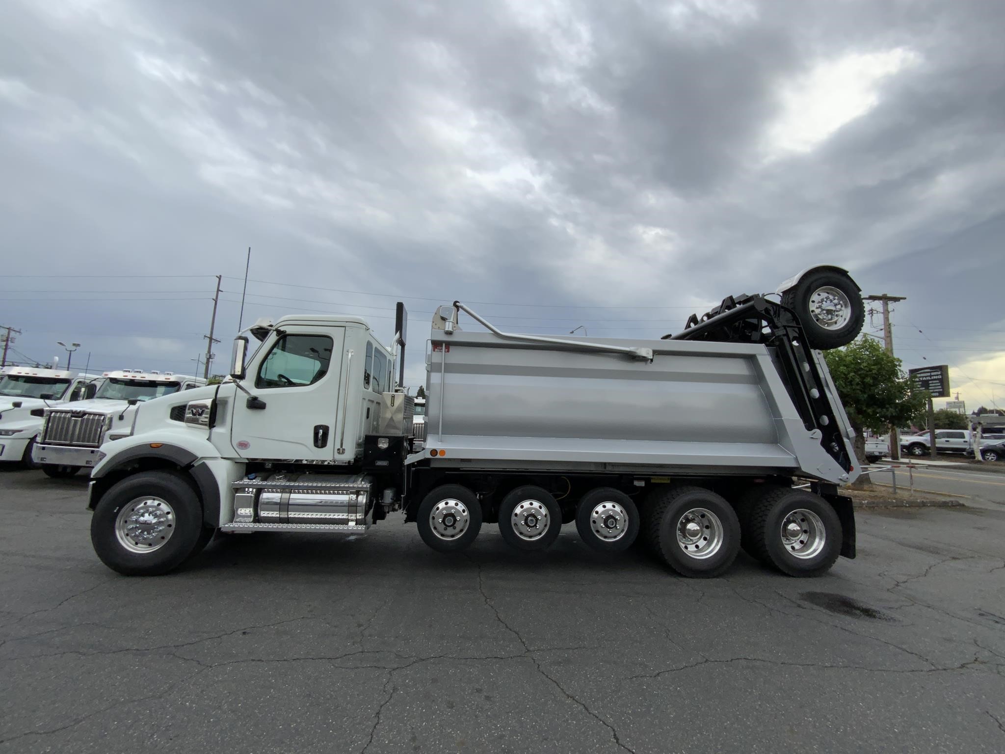 2025 WESTERN STAR 47X 10013748569 2025 WESTERN STAR 47X 10013748569