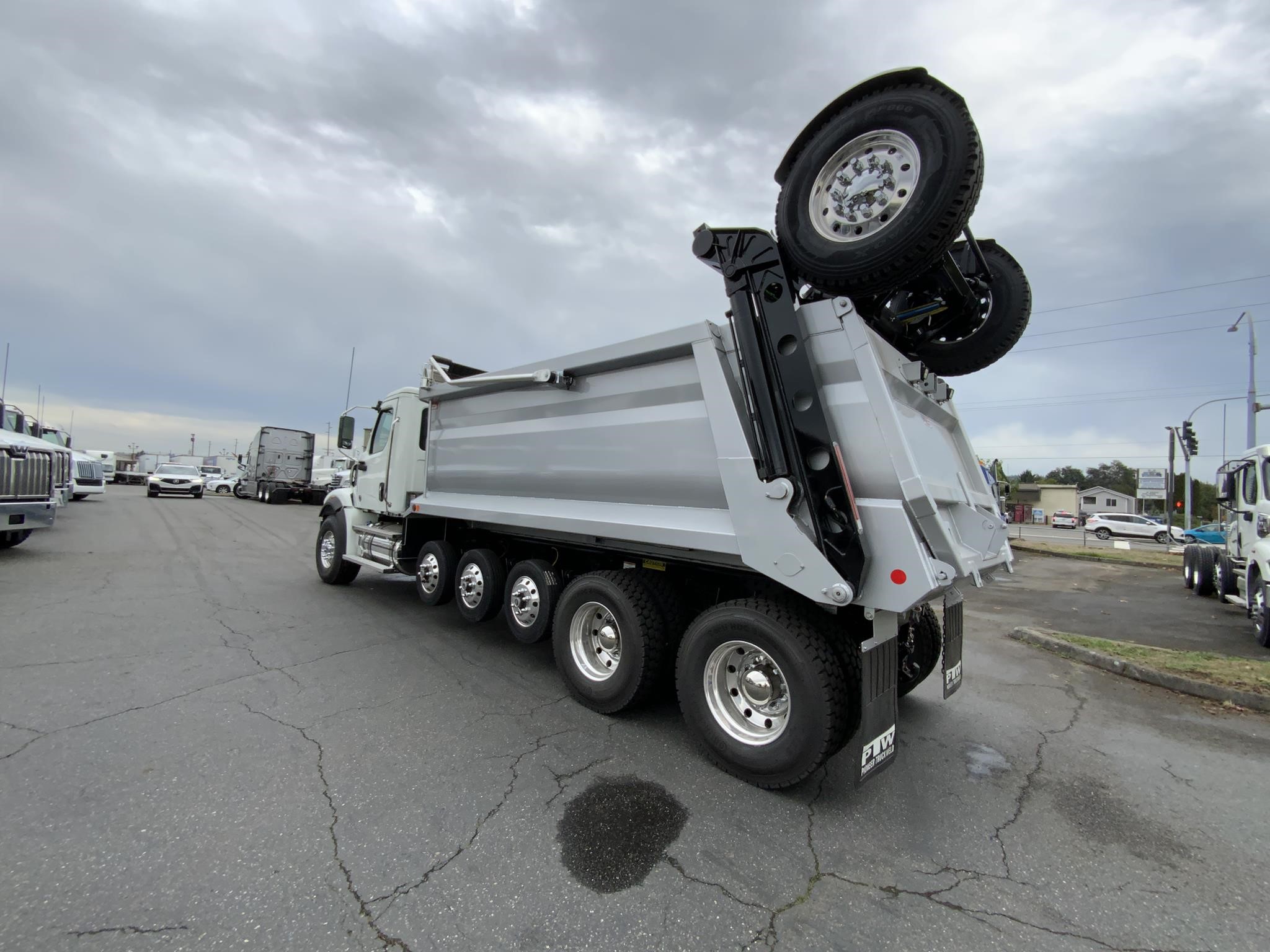 2025 WESTERN STAR 47X 10013748572 2025 WESTERN STAR 47X 10013748572