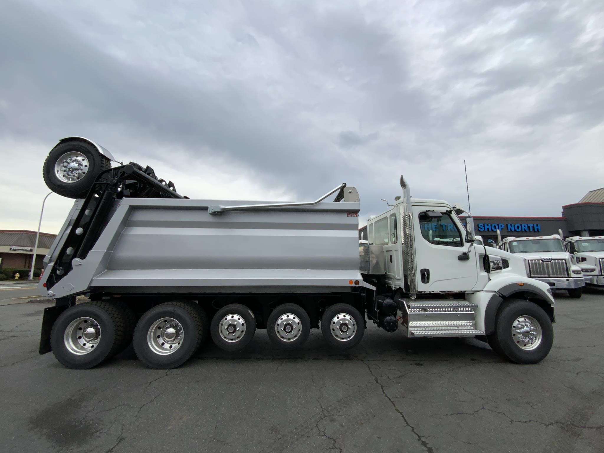 2025 WESTERN STAR 47X 10013748584 2025 WESTERN STAR 47X 10013748584