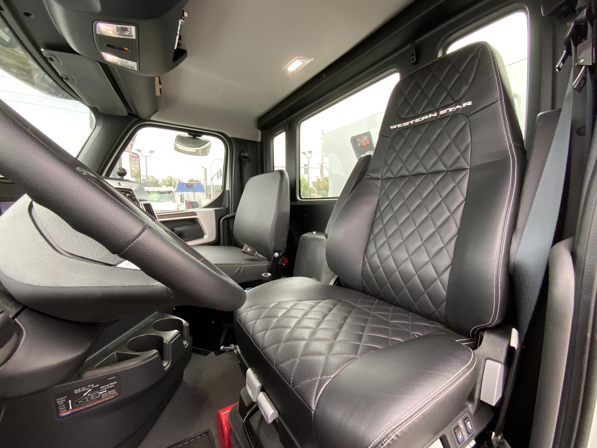 2025 WESTERN STAR 47X 10013748842 2025 WESTERN STAR 47X 10013748842
