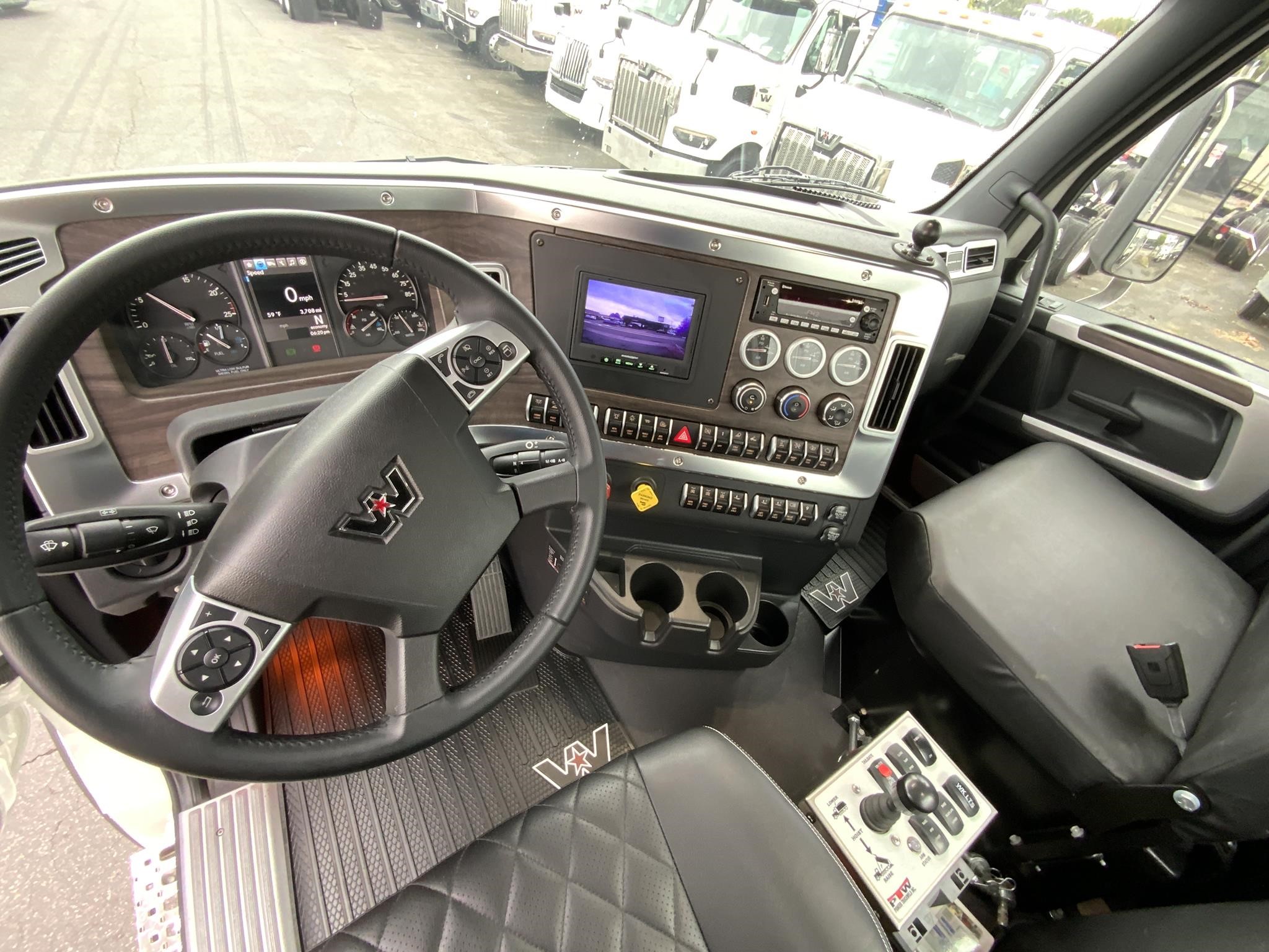 2025 WESTERN STAR 47X 10013748846 2025 WESTERN STAR 47X 10013748846