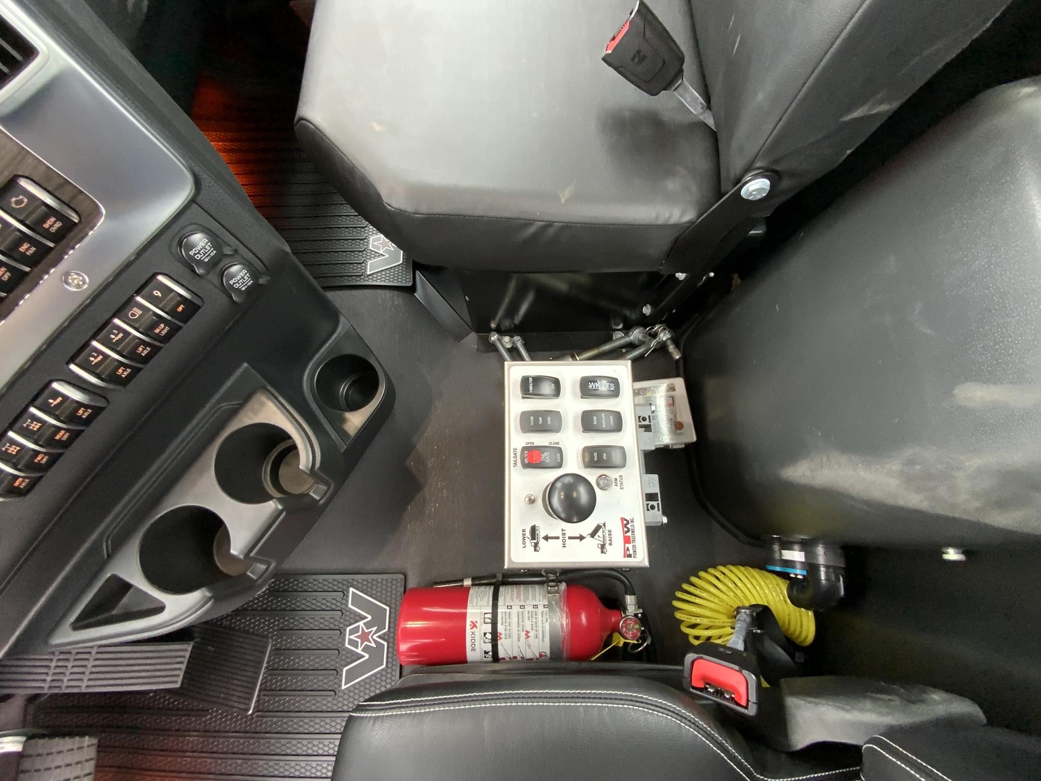 2025 WESTERN STAR 47X 10013748861 2025 WESTERN STAR 47X 10013748861