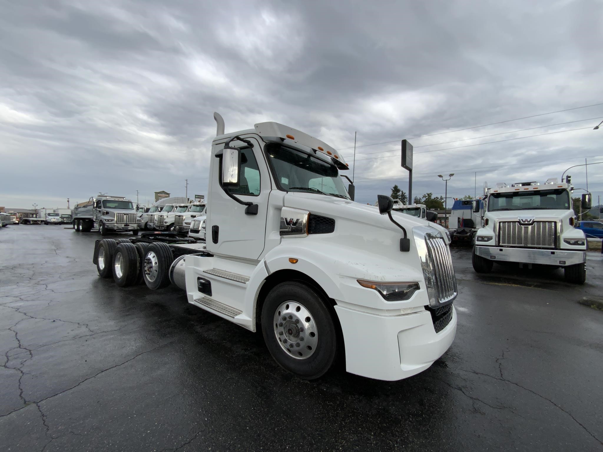 2025 WESTERN STAR 57X 10013800858 2025 WESTERN STAR 57X 10013800858