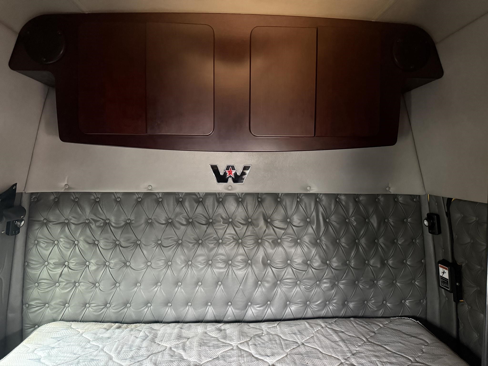 2021 WESTERN STAR 4900FA 10018622704 2021 WESTERN STAR 4900FA 10018622704