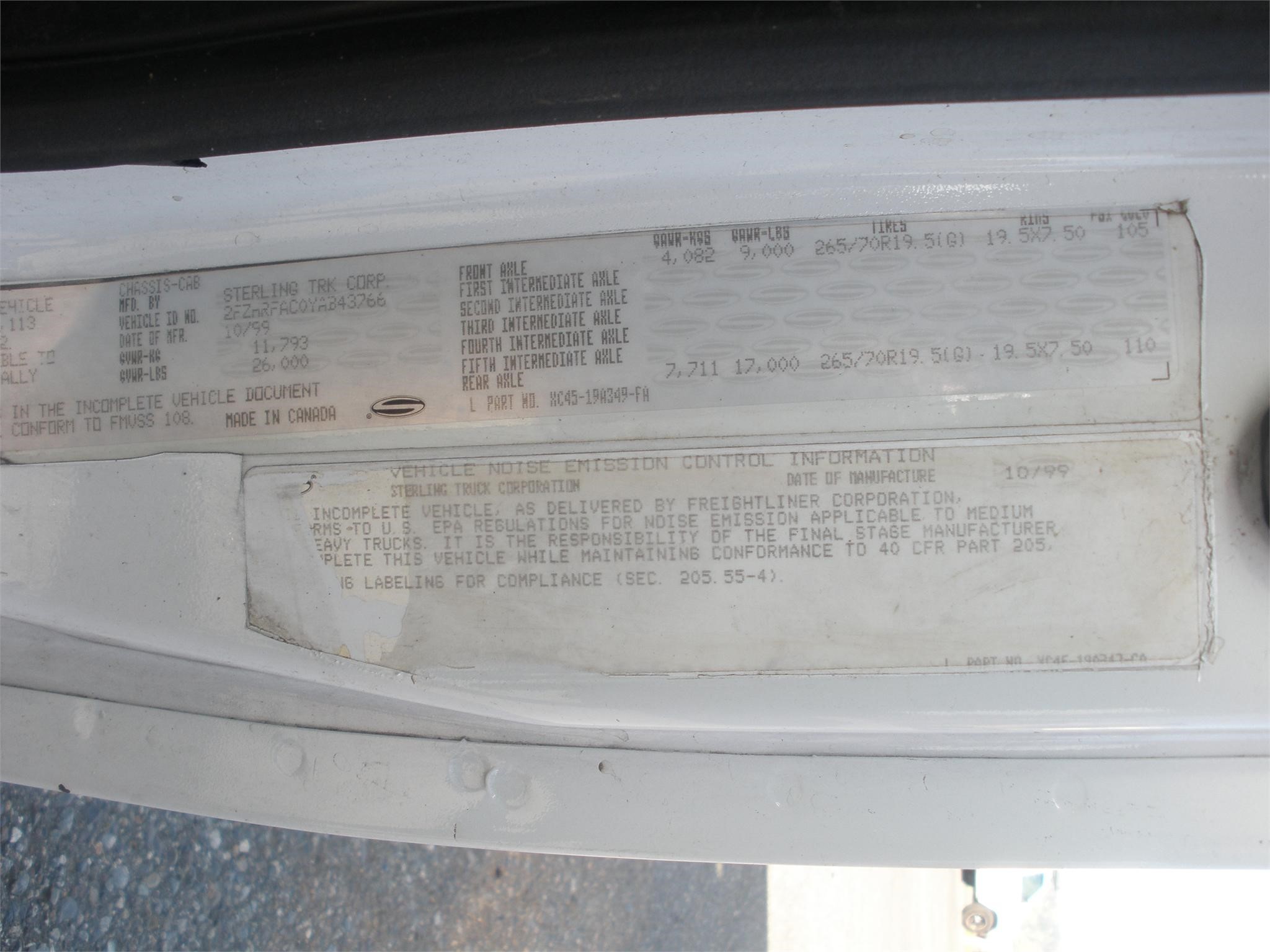 2000 STERLING ACTERRA - image 2 of 6