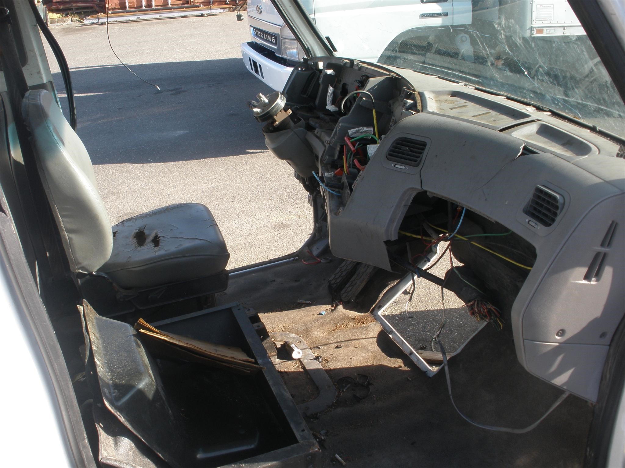 2000 STERLING ACTERRA - image 5 of 6