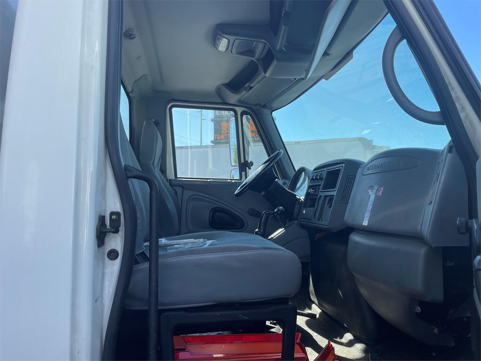 2007 INTERNATIONAL DURASTAR 4300 - image 5 of 5