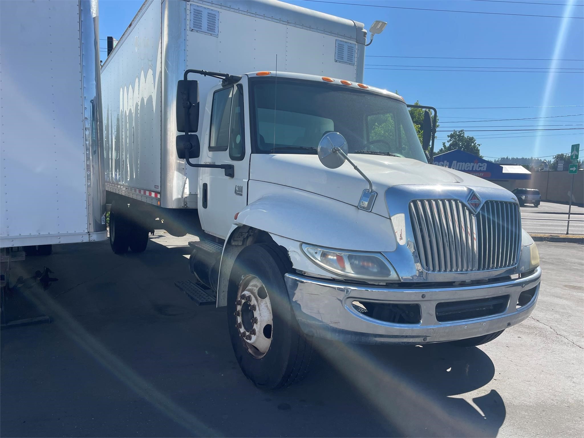 2007 INTERNATIONAL DURASTAR 4300 - image 3 of 5