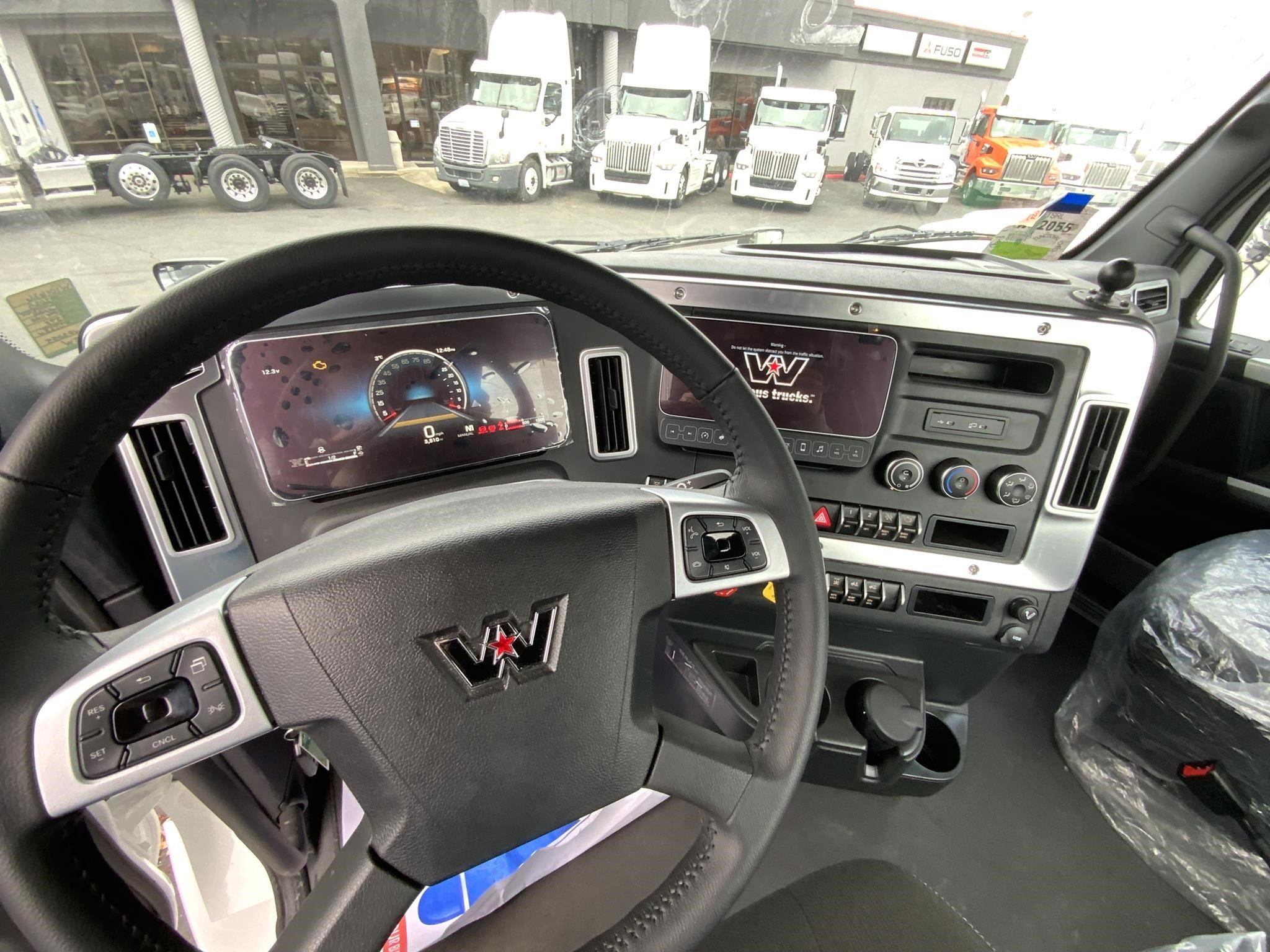 2025 WESTERN STAR 57X 9032967858 2025 WESTERN STAR 57X 9032967858