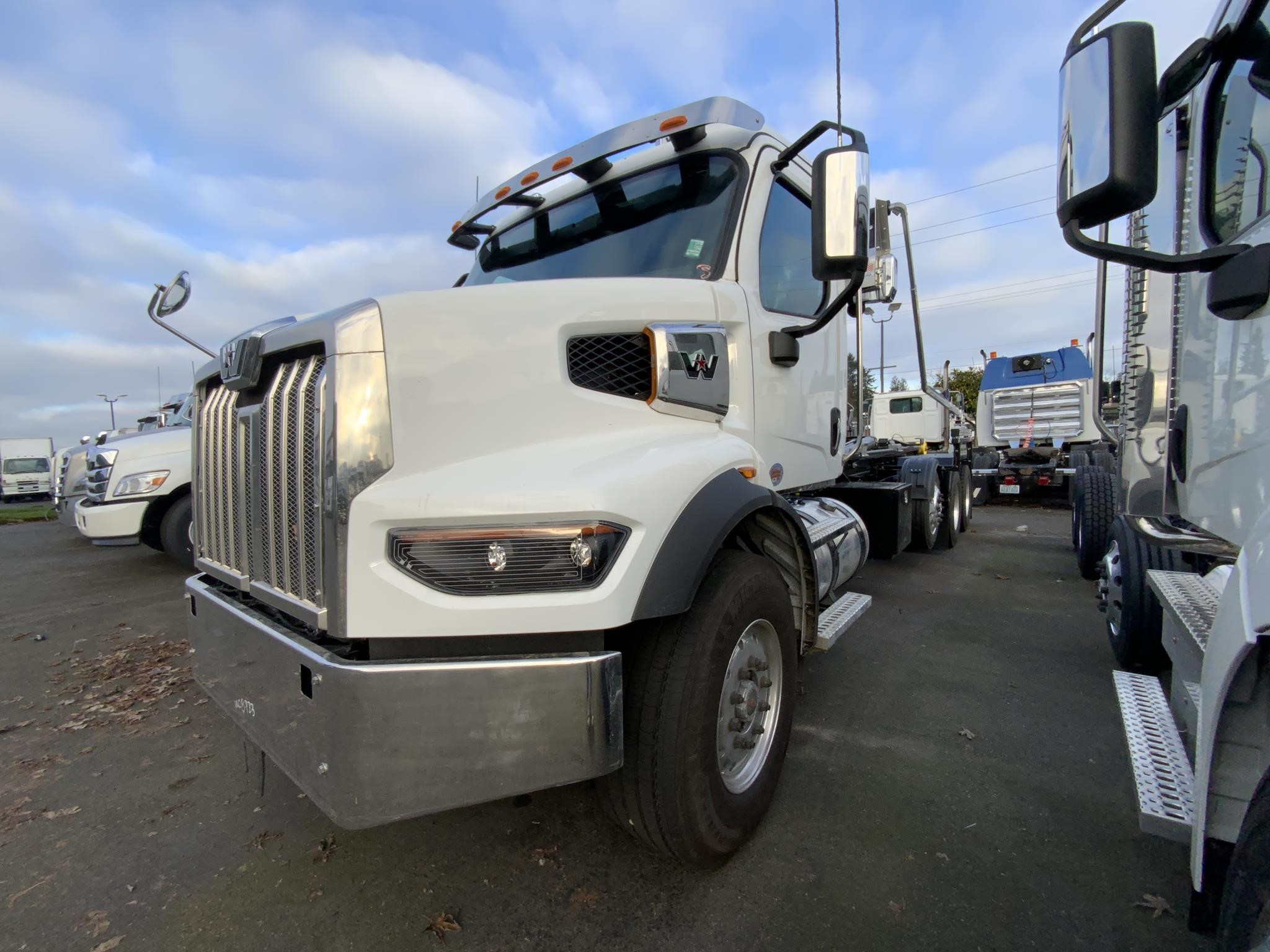 2025 WESTERN STAR 47X 9037851039 2025 WESTERN STAR 47X 9037851039