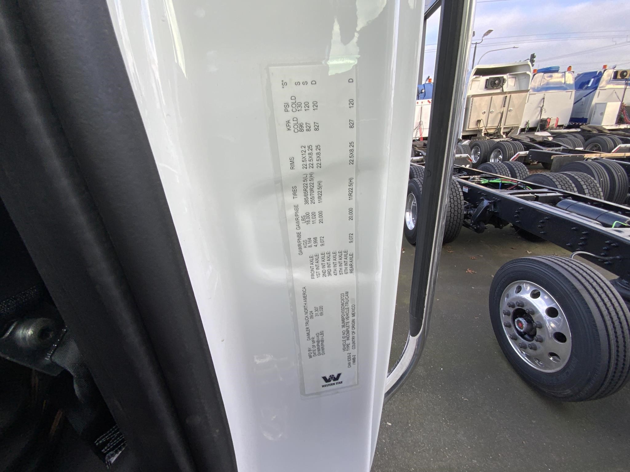 2025 WESTERN STAR 47X 9037851202 2025 WESTERN STAR 47X 9037851202