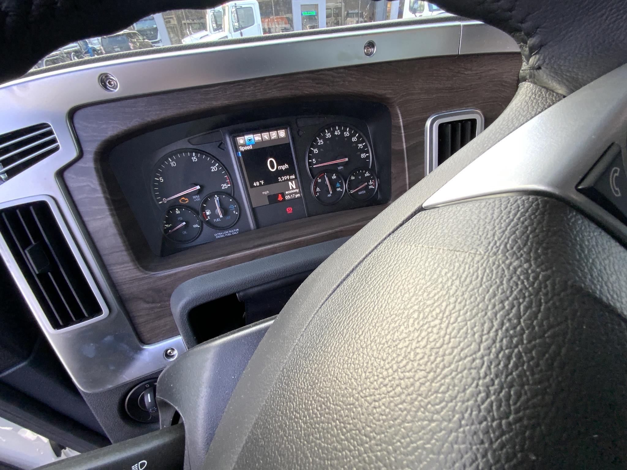 2025 WESTERN STAR 47X 9037851220 2025 WESTERN STAR 47X 9037851220