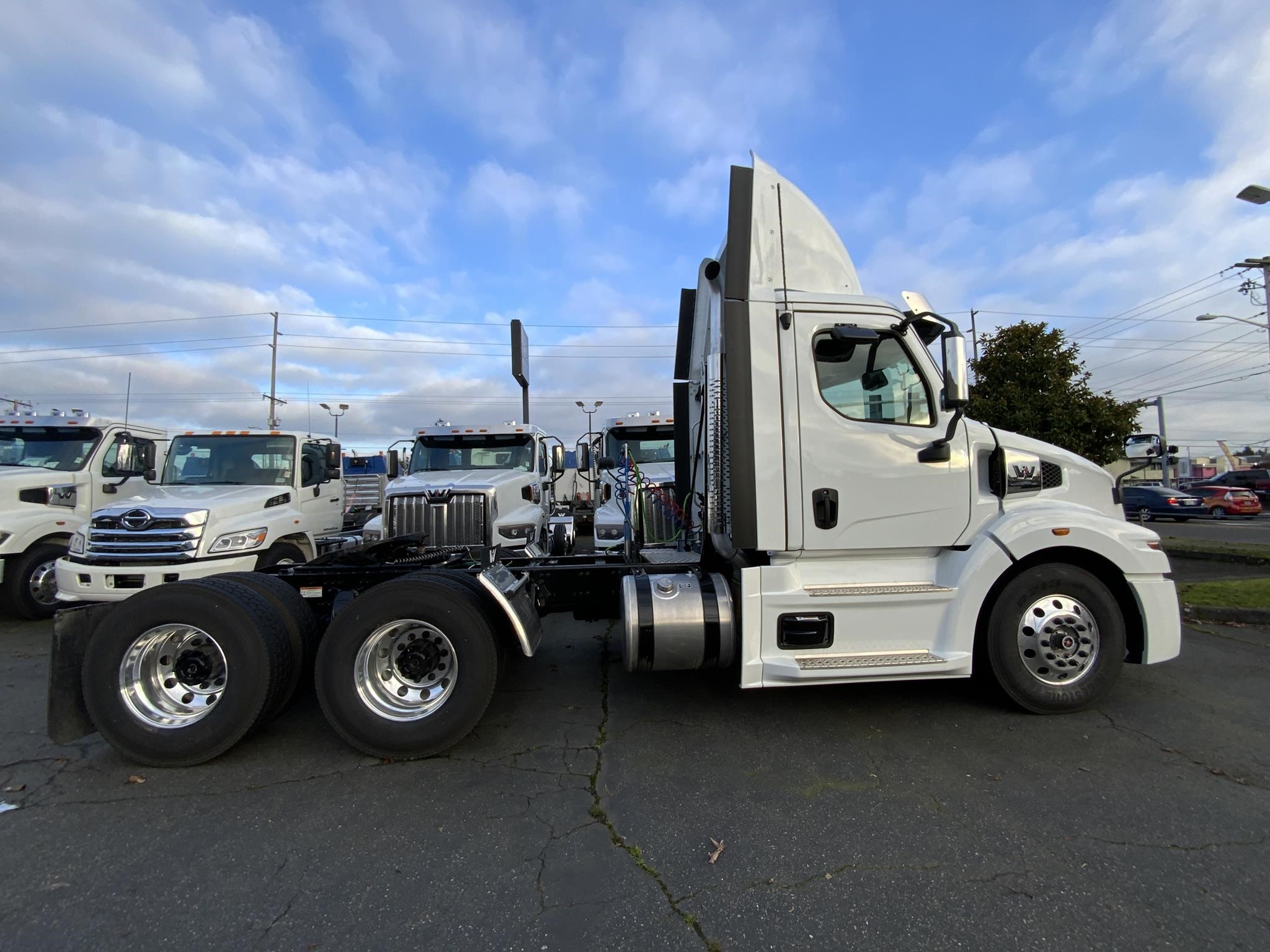 2025 WESTERN STAR 57X 9037851859 2025 WESTERN STAR 57X 9037851859
