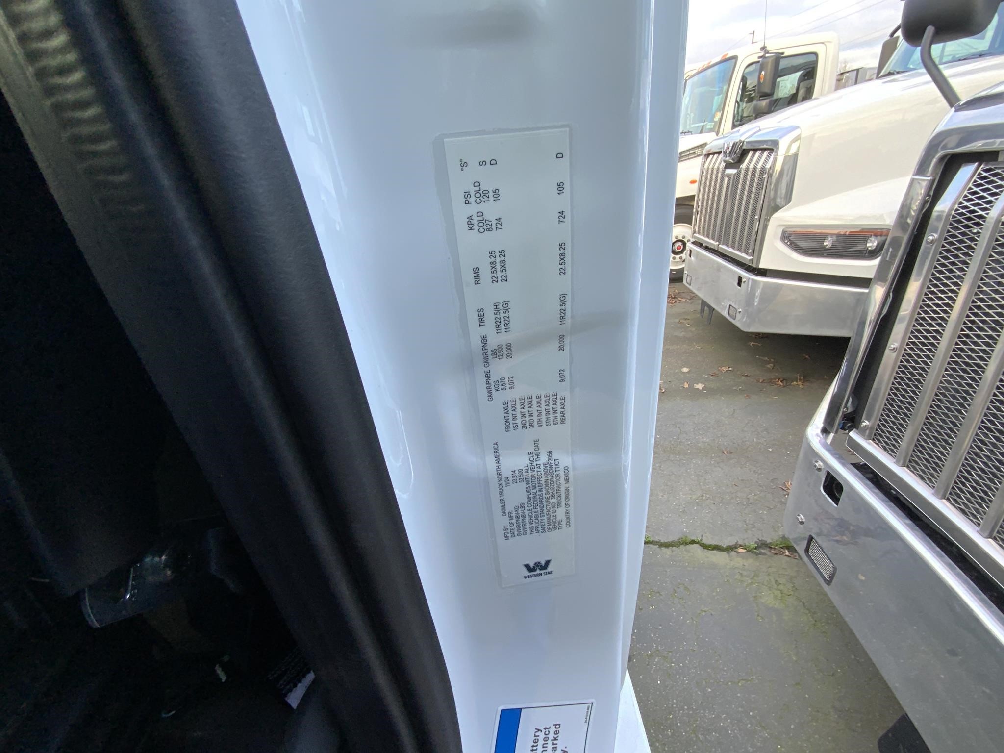 2025 WESTERN STAR 57X 9037851888 2025 WESTERN STAR 57X 9037851888