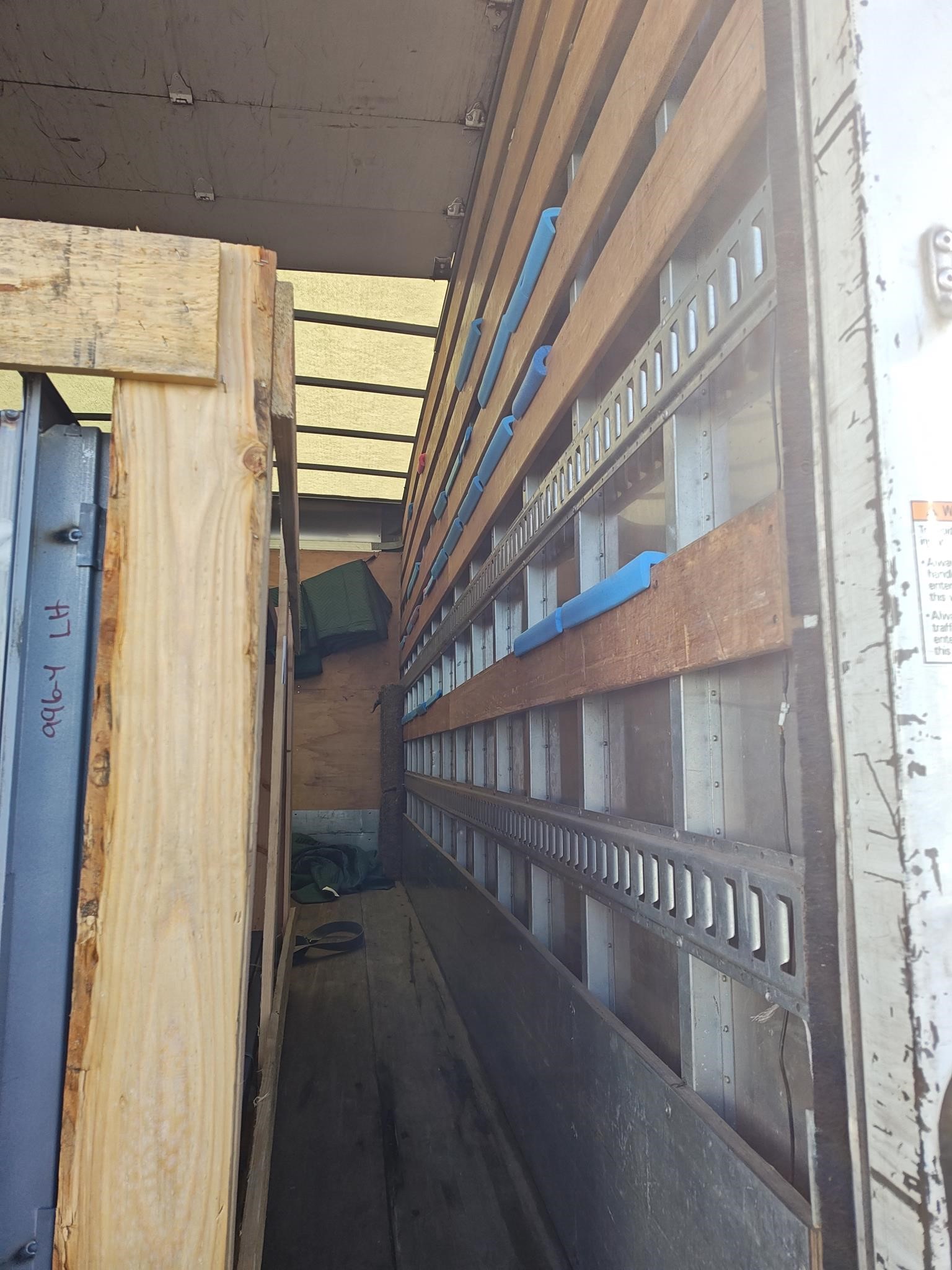 2016 HINO 155 - image 6 of 6