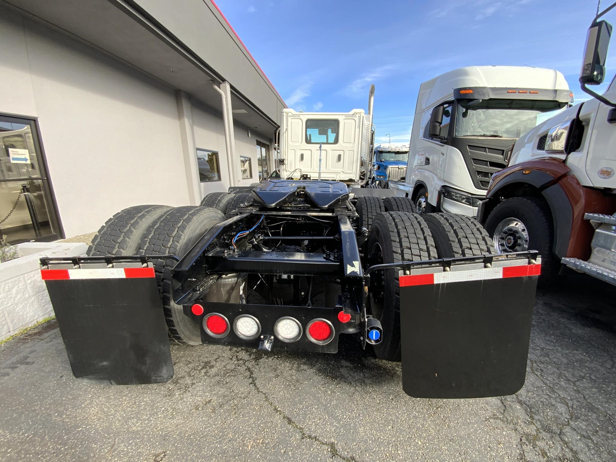 2025 WESTERN STAR 47X 9040668812 2025 WESTERN STAR 47X 9040668812