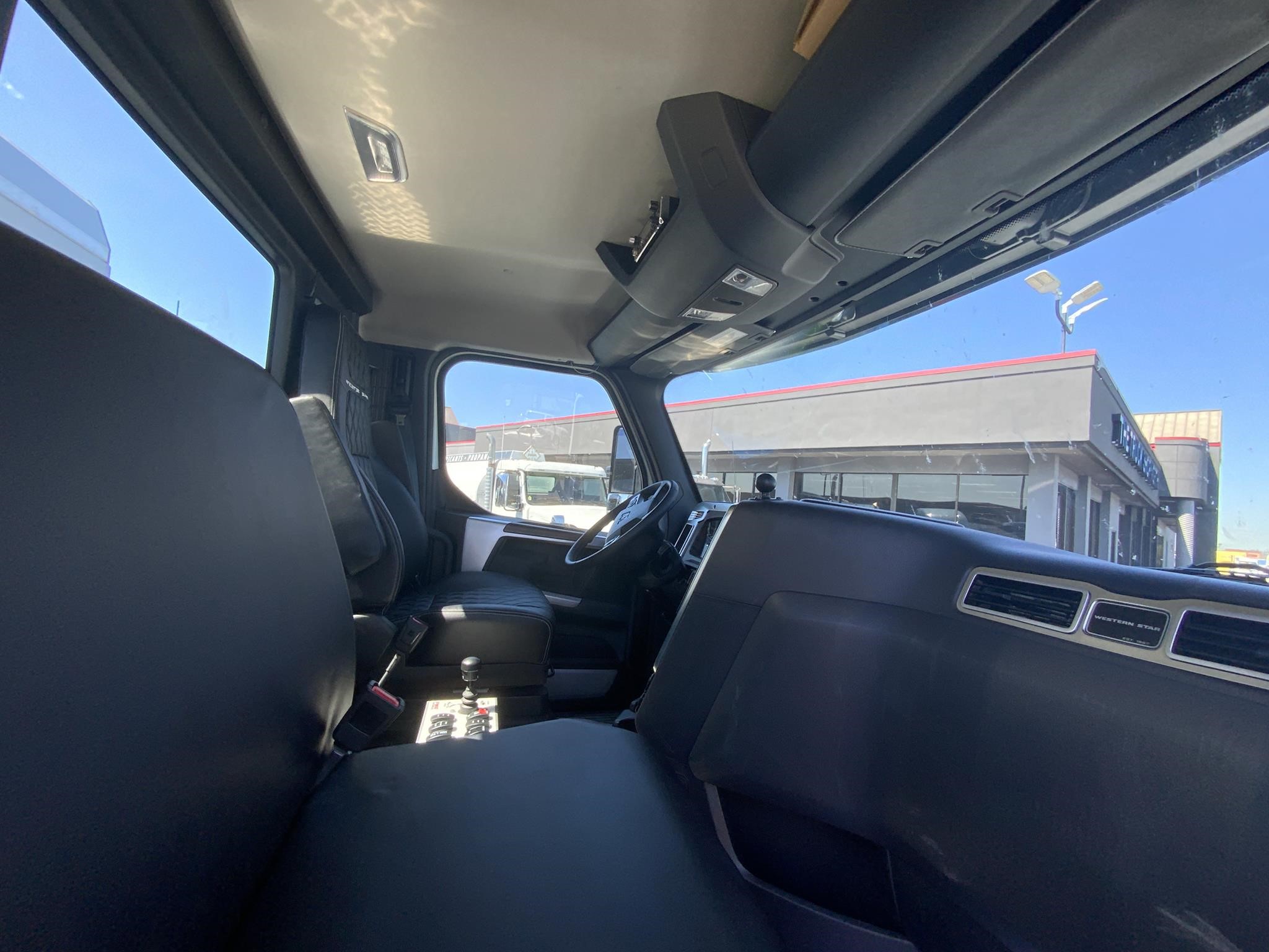 2025 WESTERN STAR 47X 9053525237 2025 WESTERN STAR 47X 9053525237