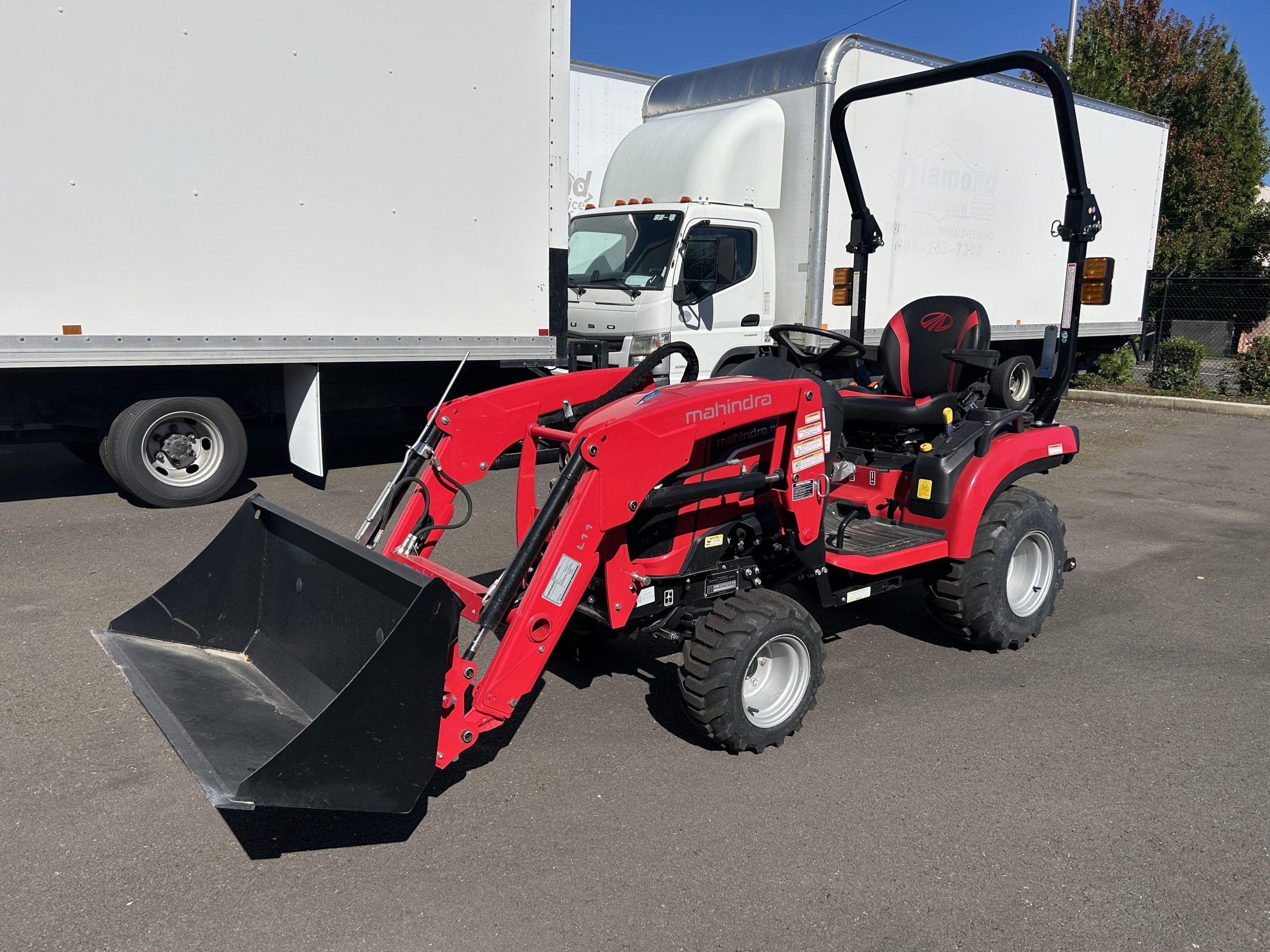 Mahindra 1126 HST Tractor Specs, Features & Performance | Compact Utility Diesel Tractor - image 1 of 5