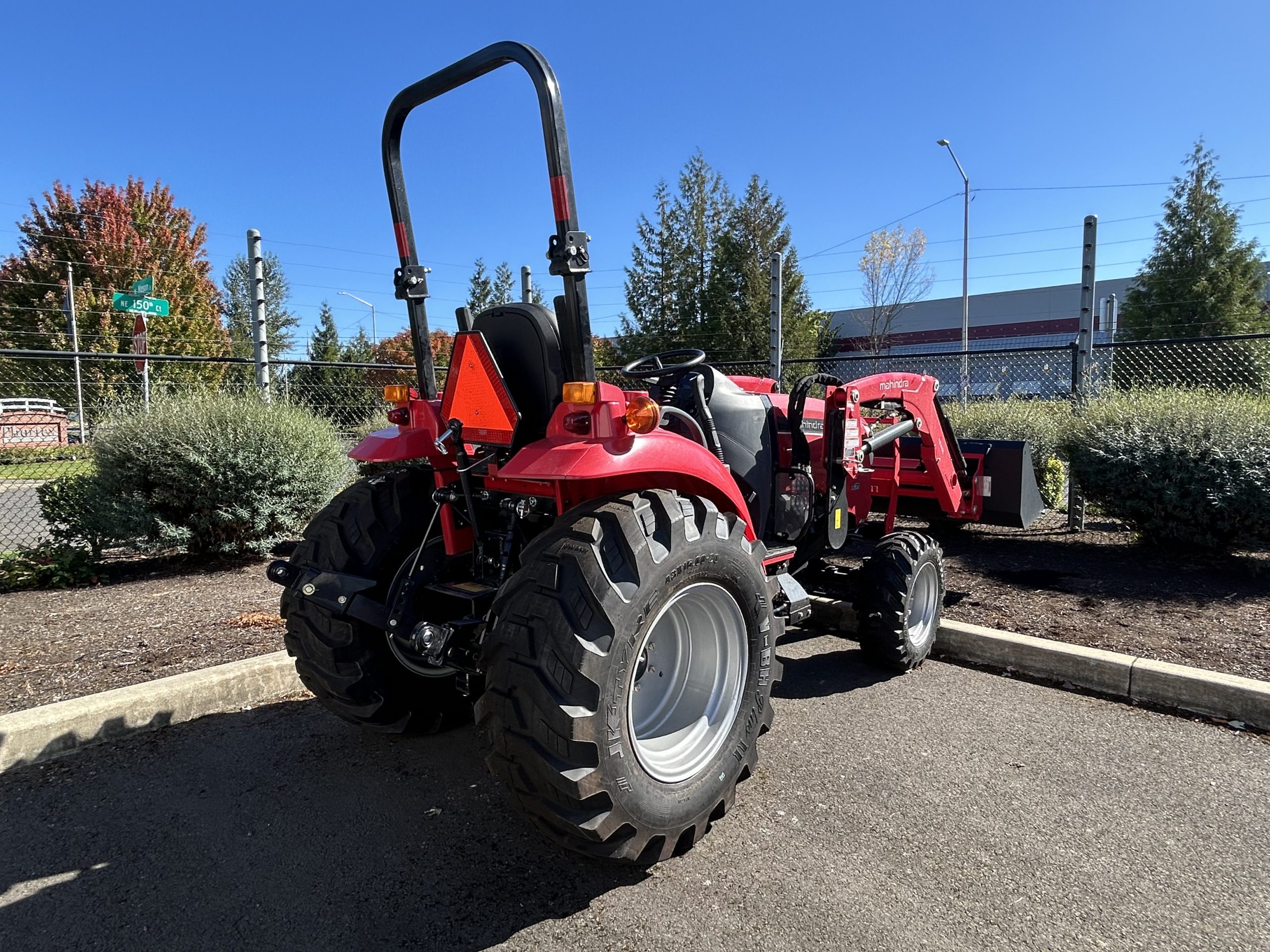 Mahindra 1640 Compact Tractor – 38.7 HP Diesel Utility Tractor with HST or Shuttle, 4WD, Loader & 3-Point Hitch - image 6 of 6